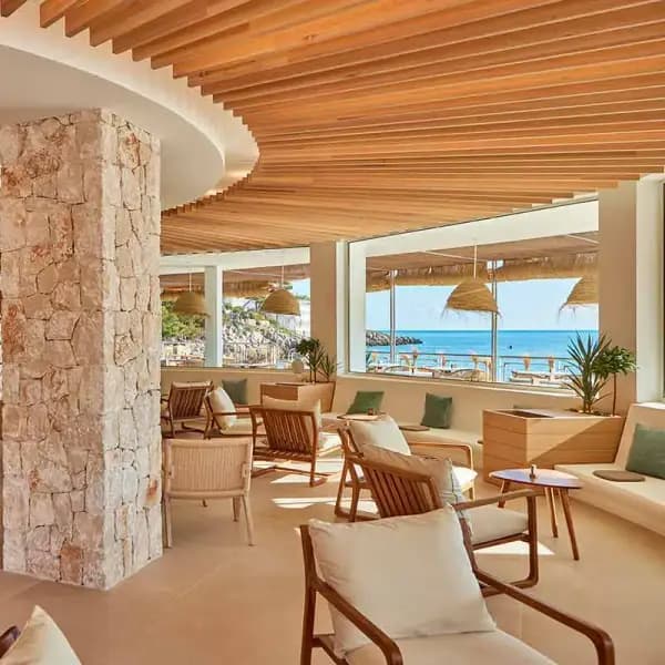 Universal Beach Hotels — caso de éxito Fideltour